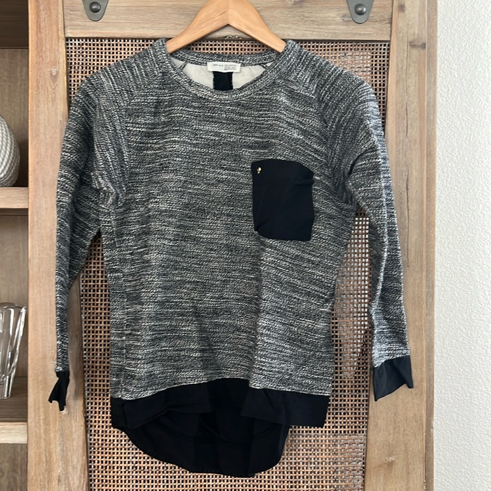 💚BUY 3 for $15💚Sweater Weather! Zara Women Black White mixed fabric front pocket